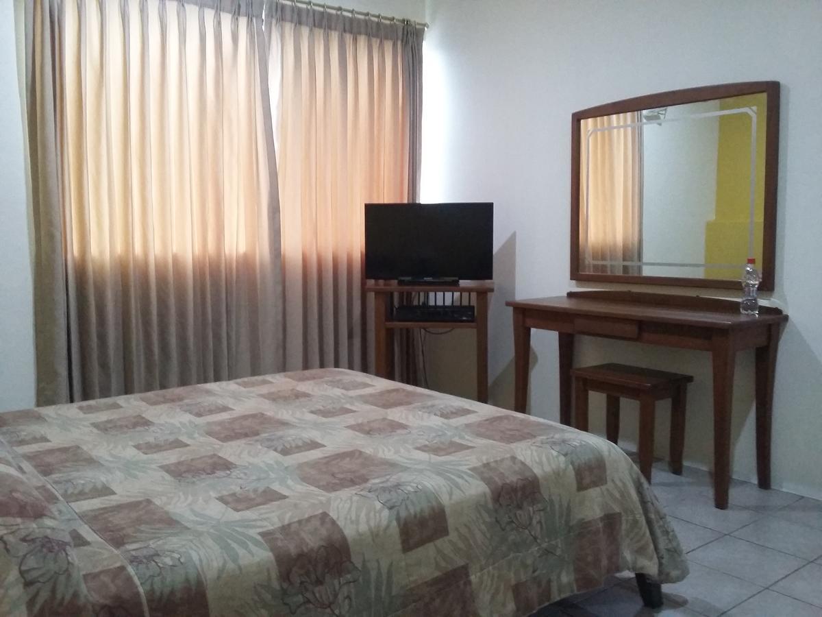 Hostal Solar Del Puerto マチャラ エクステリア 写真